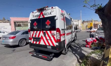 Mujer resulta atropellada en la zona centro de Saltillo