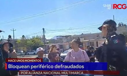 Bloquean el Periférico defraudados por la Alianza Nacional Multimarca; iniciará el regreso de su dinero
