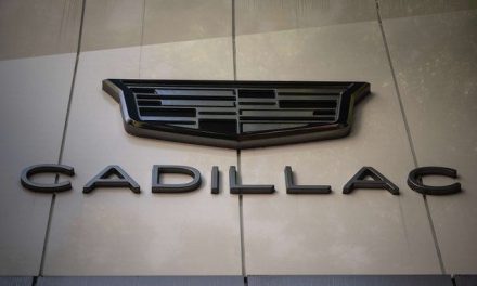 Cadillac será la nueva escudería de la F1 en 2026… ¿Oportunidad para ‘Checo’ Pérez?