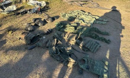 Hallan campamento clandestino, aseguran explosivos y narcóticos en Mazatlán