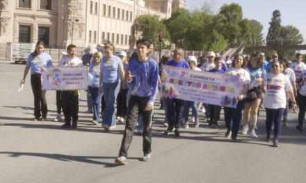 Con caminata piden mayor inclusión en Saltillo para pacientes con espectro autista