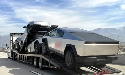 Tesla llama a revisión a 46 mil Cybertruck por fallas en la carrocería
