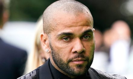 El futbolista Dani Alves es absuelto de abuso sexual