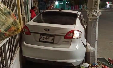 Saltillo: Conductor se da a la fuga tras provocar accidente en Valle de las Torres