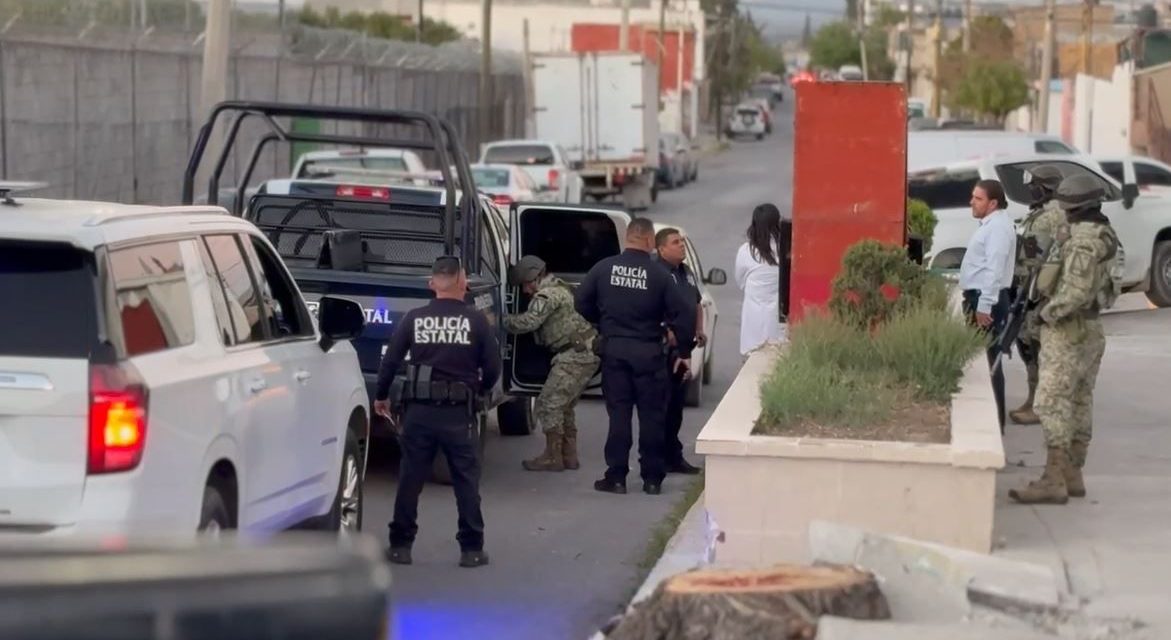 Detienen a tres personas con explosivos en vehículo en Ramos Arizpe