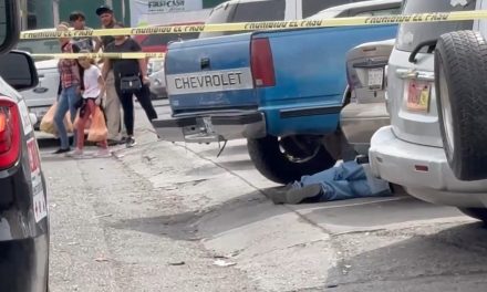 Hombre muere por un infarto en estacionamiento de tienda en Saltillo