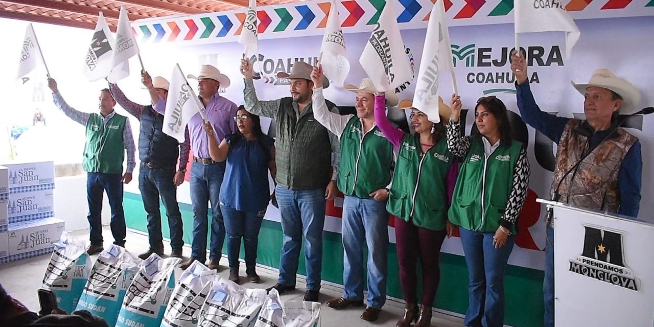 Llevan obras y apoyos a ejido el Oro en Monclova