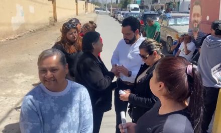 Llevan salud a la colonia Panteones y artículos de la canasta básica