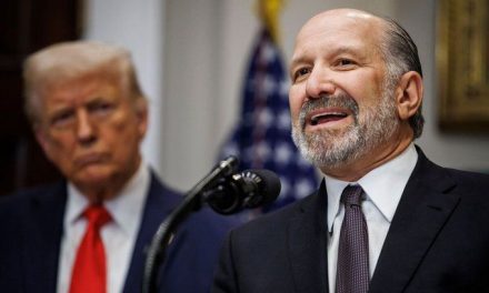 Estados Unidos podría eximir de aranceles a productos del T-MEC hasta el 2 de abril, según el Secretario de Comercio