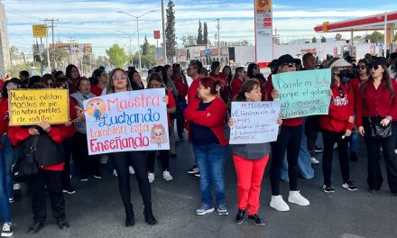 Saltillo: Maestros bloquean V. Carranza