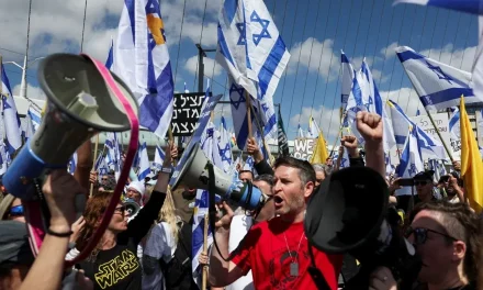 Israelíes protestan contra Netanyahu por reanudar guerra en Gaza