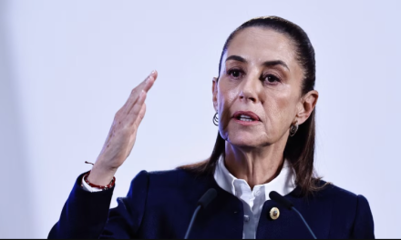 Sheinbaum pide pruebas en caso de Cuauhtémoc Blanco y niega pacto político