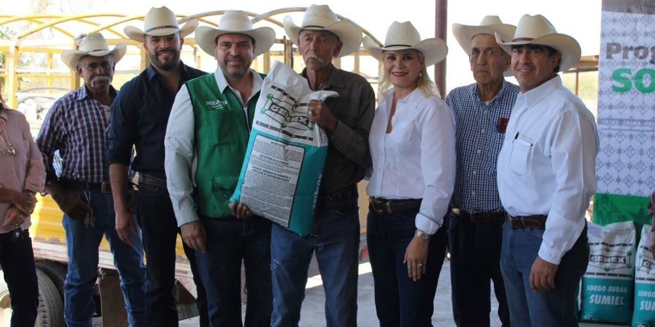 Entregan semillas de sorgo a productores de Múzquiz