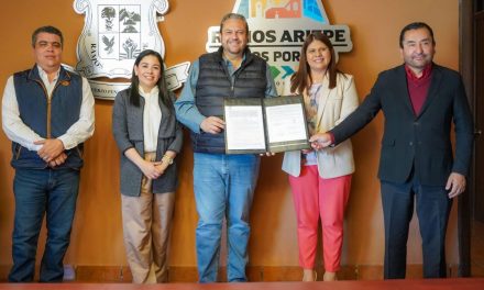 Tomás Gutiérrez firma convenio para capacitar a universitarios