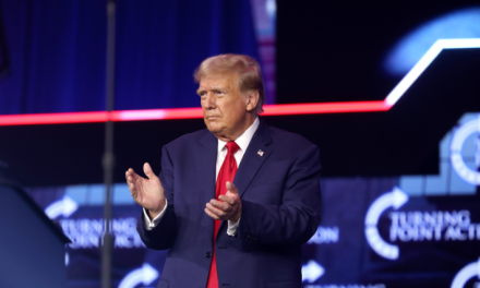 Trump apunta a ‘narcopolíticos’ mexicanos, aumentando la presión sobre Sheinbaum