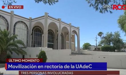 Tres jóvenes ingresan a la rectoría de la UAdeC para vandalizarla; uno era estudiante de Psicología