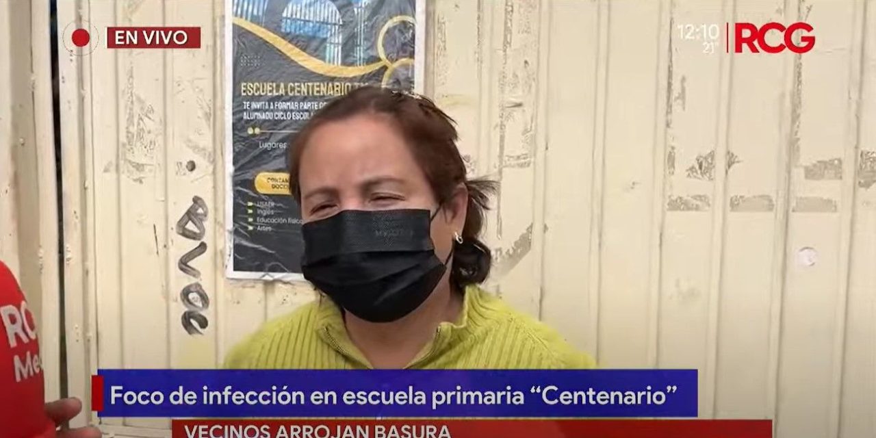 Saltillo: Vecinos arrojan basura en la escuela Centenario