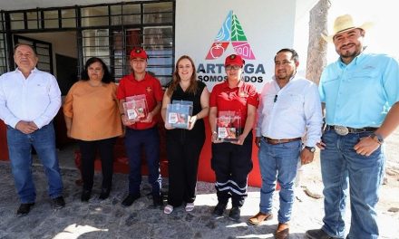Da inició colecta de bomberos y protección civil de Arteaga