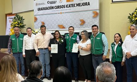 Se gradúan 75 mujeres del Icatec de Acuña