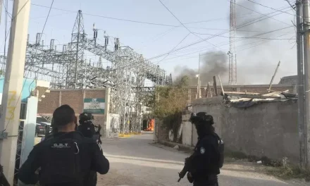 Incendio subestación de la CFE deja sin luz a colonias de Torreón