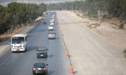 Supervisan autoridades ampliación de la carretera a Derramadero