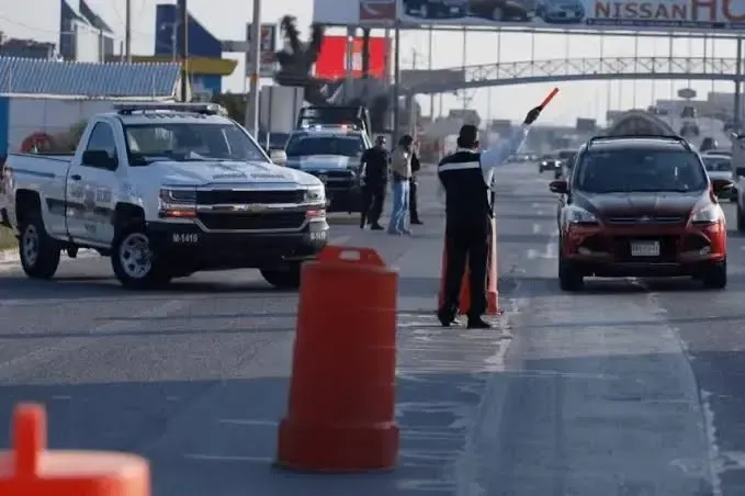 Advierten sanciones por conducir con vidrios polarizados