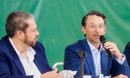 Empresarios reconocen trabajo de Tomás Gutiérrez