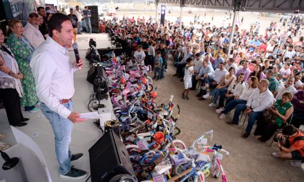 Impulsa Javier Díaz proyecto ‘De la Calle al Éxito’