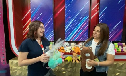 Fundación RCG se suma a donación de peluches a niños del CRIT Coahuila