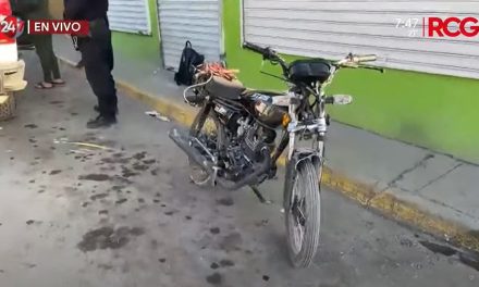 Motociclista es impactado por auto en Valle Escondido y se da a la fuga
