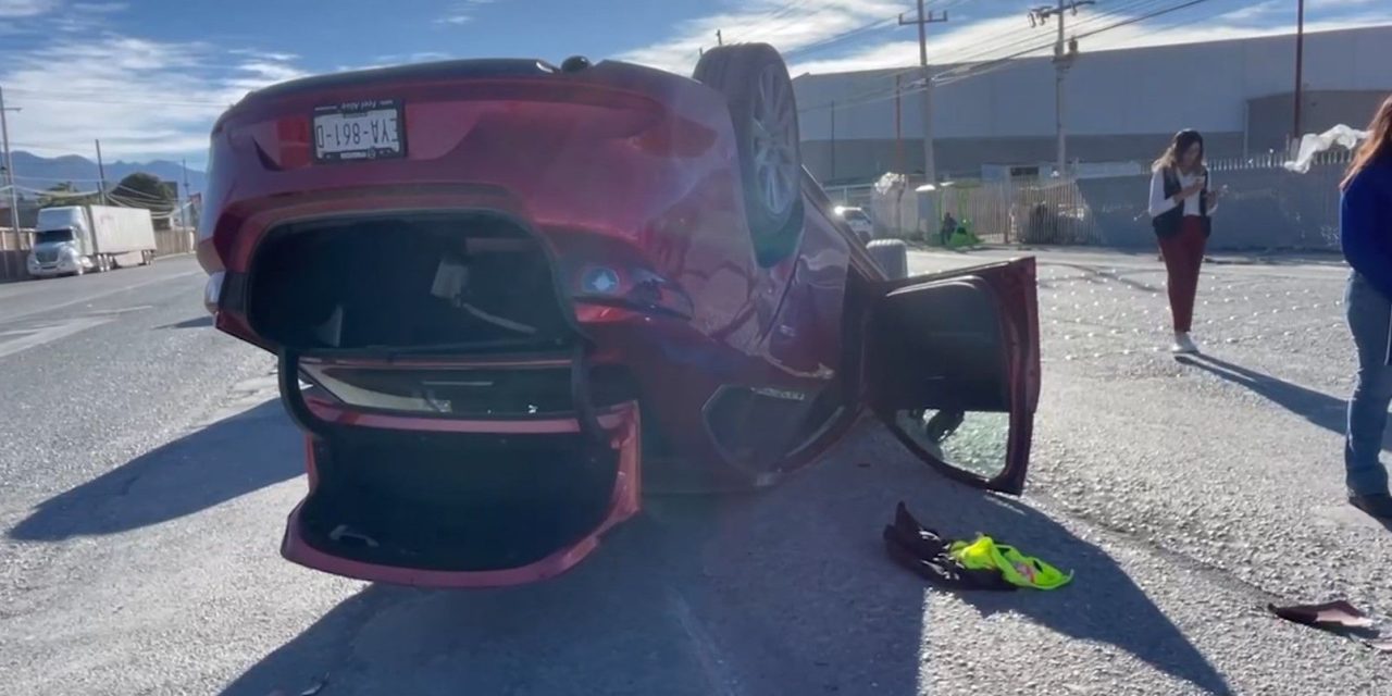 Accidente en Libramiento Oscar Flores Tapia dejó como saldo dos heridos