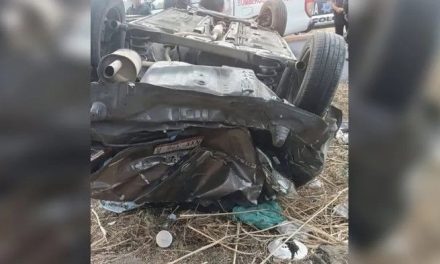 Bebé de 2 años muere en volcadura de camioneta en Chicoloapan, Edomex