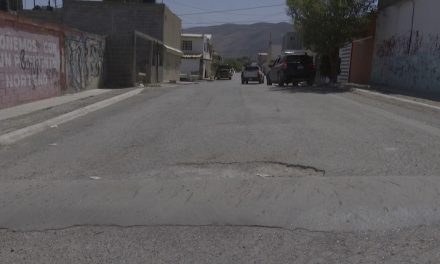 Baches causan daños a vehículos en Saltillo