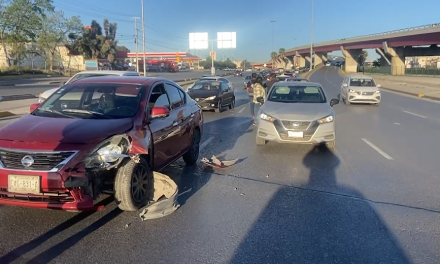 Saltillo: Accidente deja daños materiales, ambos conductores se echan la culpa