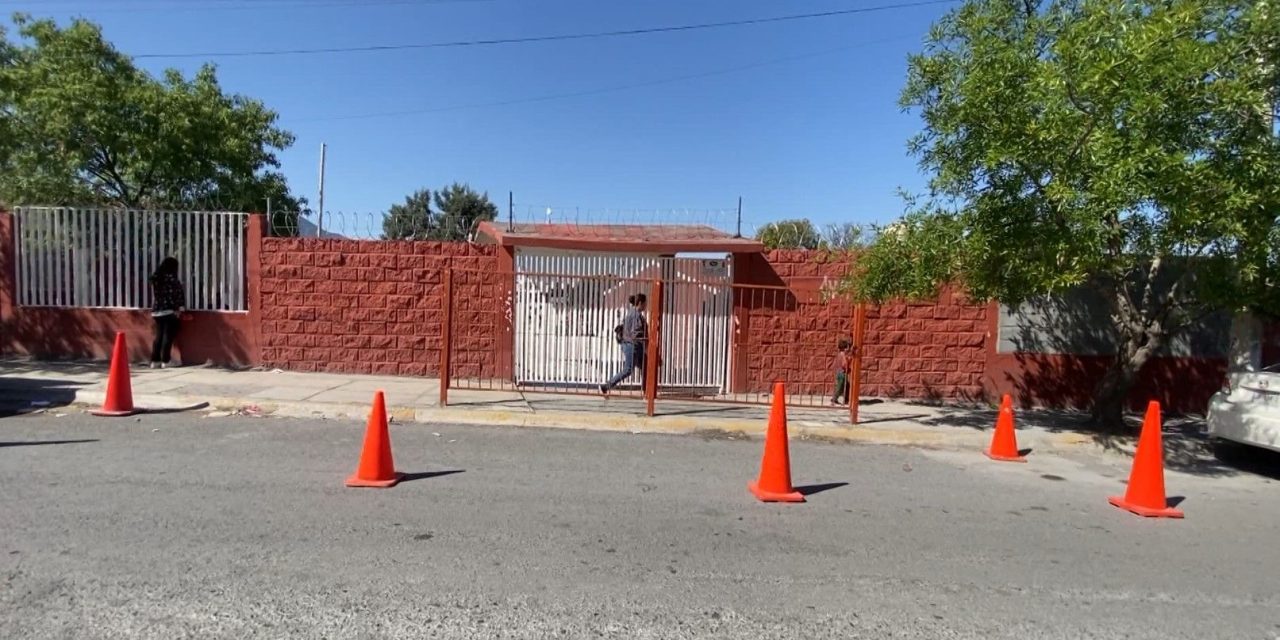 Continúa la venta de comida chatarra al exterior de los planteles educativos en Saltillo