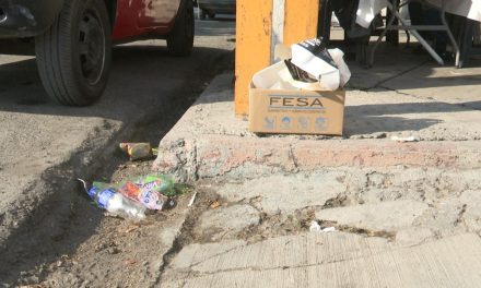Exceso de basura en el IMSS