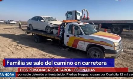 Familia regresaba de vacaciones y se sale de la carretera