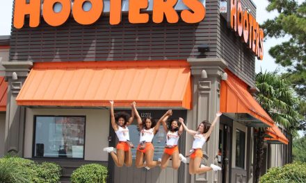 Hooters se declara en quiebra y anuncia reestructuración