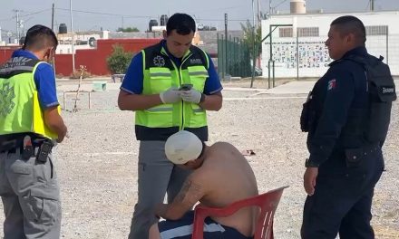 Cansada de recibir maltrato, mujer le da con un martillo en la cabeza a su pareja