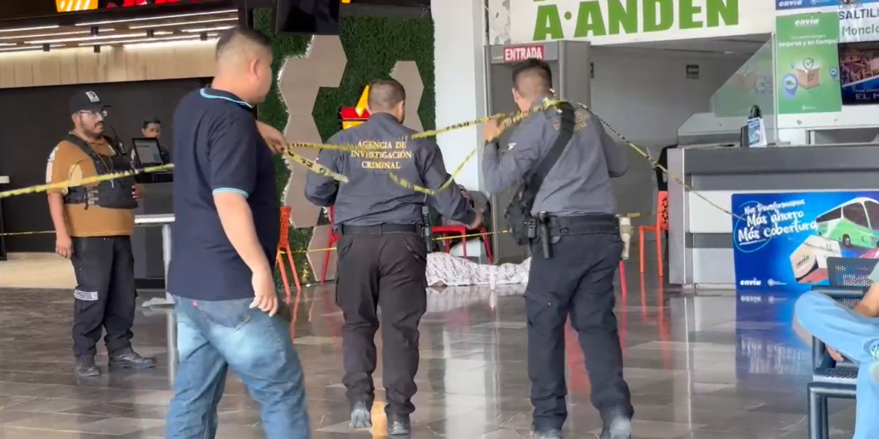 Mujer pierde la vida en la Central de Autobuses de Saltillo