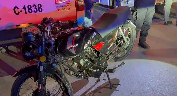 Motociclistas arrollan a menor de 6 años en Villas de Peña