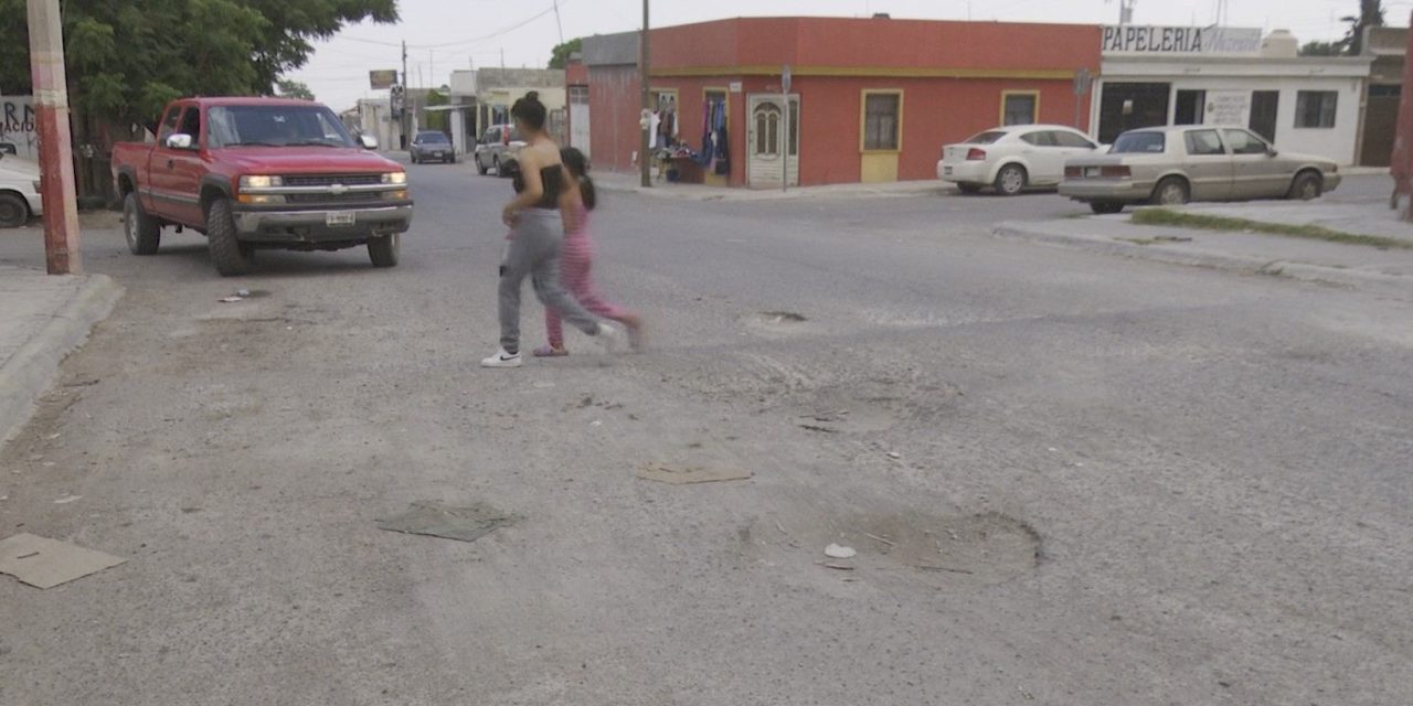 No tapan baches en la colonia El Salvador