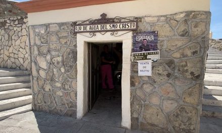 En Saltillo existe agua milagrosa, ciudadanos ponen su fe para aliviar sus pesares
