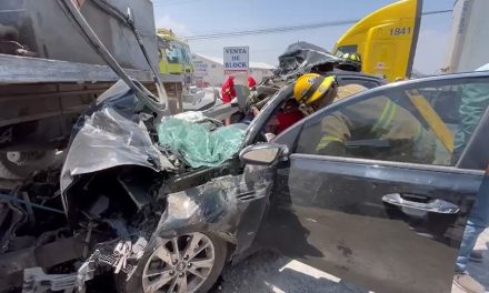 Accidente en el Libramiento Flores Tapia deja a tres personas heridas