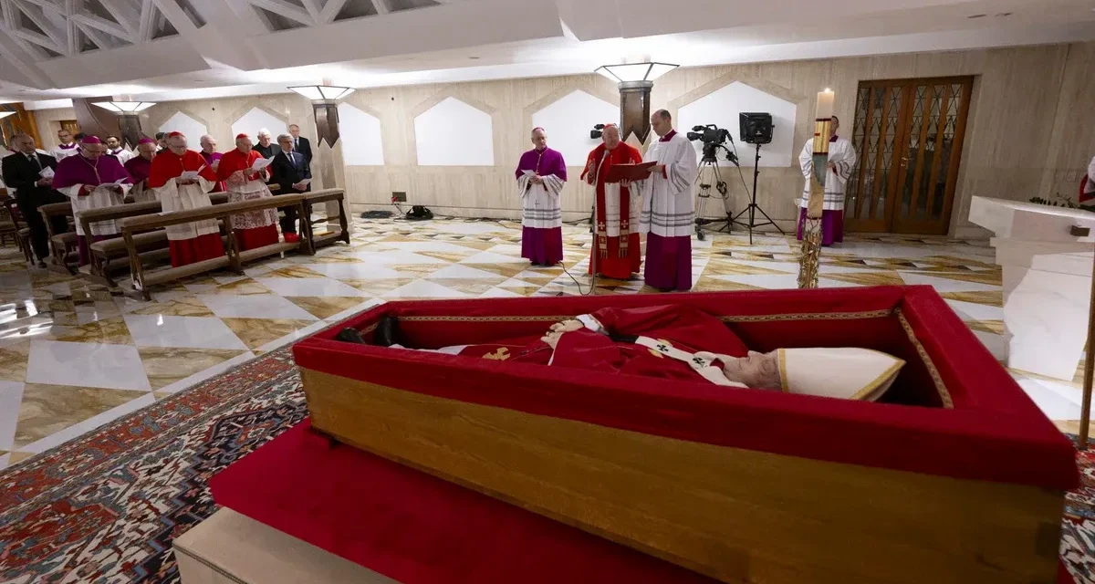 El funeral del papa Francisco será el 26 de abril en la plaza de San Pedro