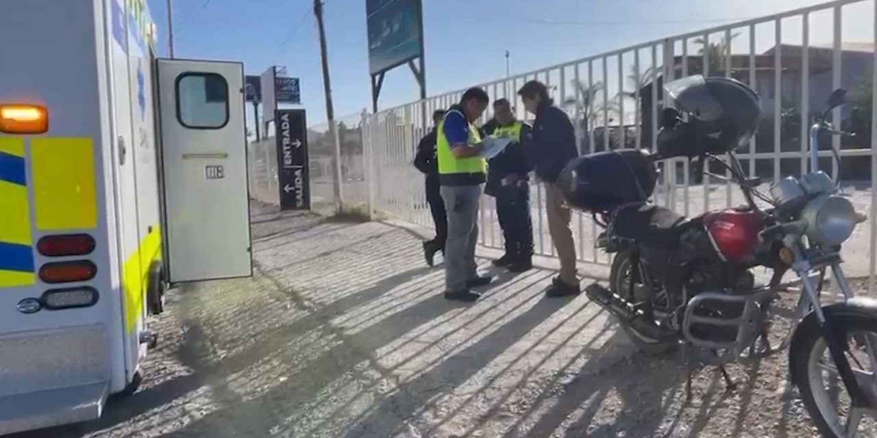 Pierden el control y caen de la motocicleta en Saltillo