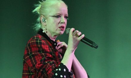 Ella es Shirley Manson; la vocalista de Garbage que le mandó un mensaje a Sheinbaum en el Pa’l Norte