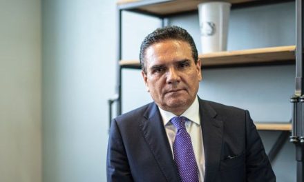 Silvano Aureoles obtiene amparo para evitar orden de aprehensión