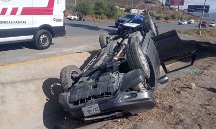 Vuelca adulta mayor en la Saltillo-Monterrey
