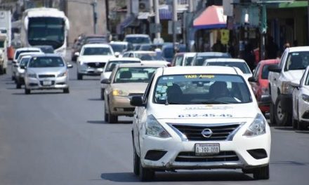 Taxistas de Monclova vuelven a exigir regulación de plataformas